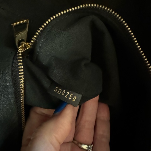Authentic Louis Vuitton soufflot mm - Picture 5 of 7